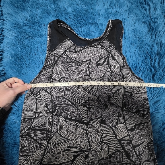 Lululemon Muscle Tank Top Womens - Picture 7 of 7